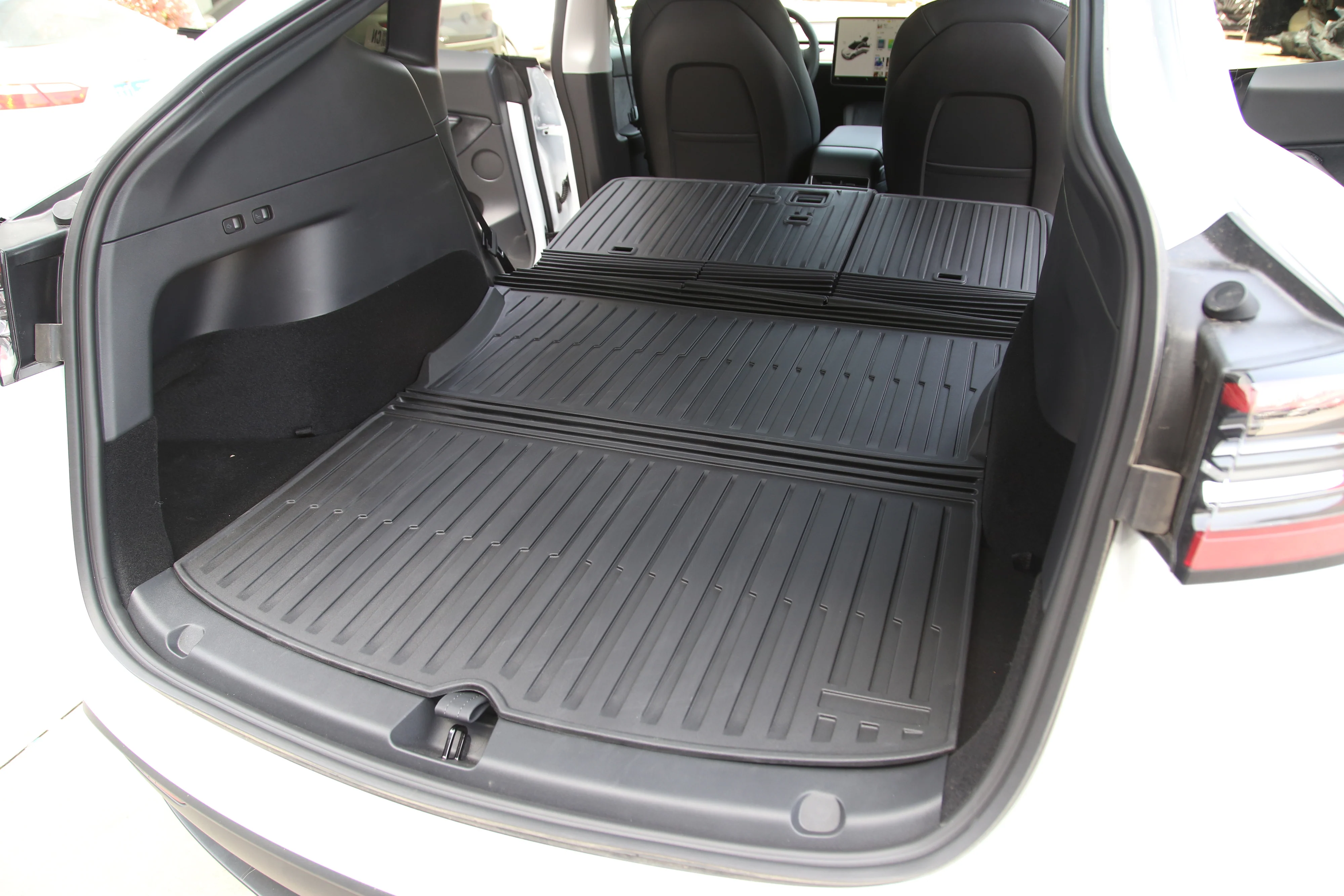 Model Y Kofferraummatte mit Schutz für Sitze - Image 4